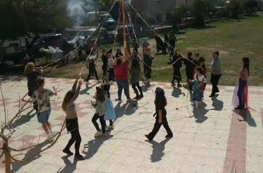 Τηρώντας το έθιμο της “Τσικνοπέμπτης”